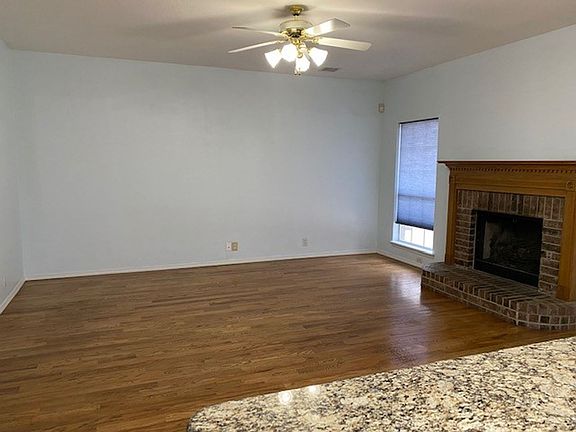 2nd image of 1009 N Willow Ave W