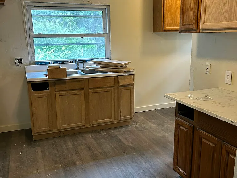844 Saint Agnes Ave — Photo 28