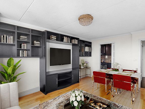 5th image of 301 W 110th St APT 17F