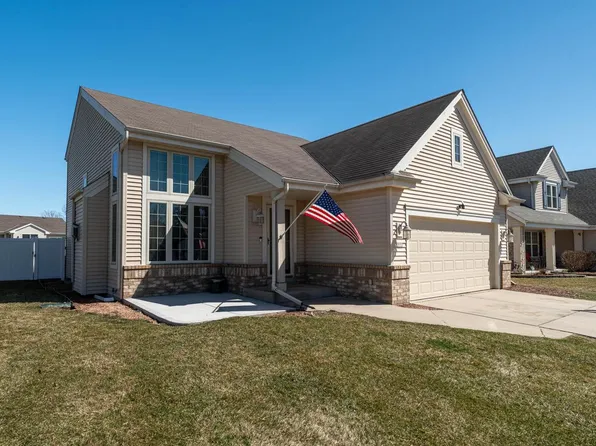 3533 Rivers Crossing DRIVE, Waukesha, WI 53189