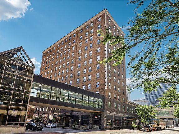 3rd image of 400 Walnut St Ste 705