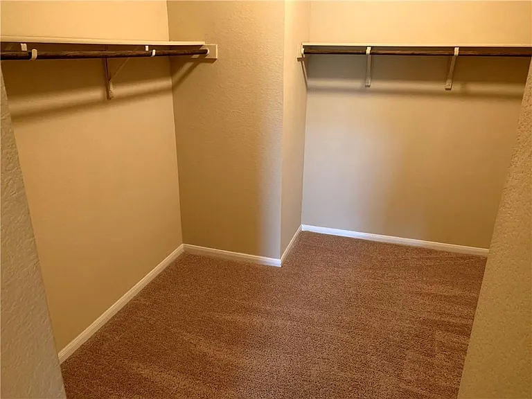 160 Cherry Blossom Dr — Photo 14