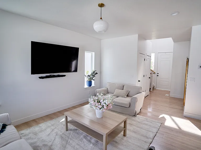 7256 N Green Pasture Ln — Photo 5