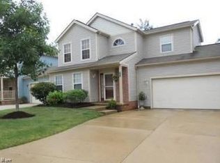 8681 Foxwood Cir, Macedonia, OH 44056