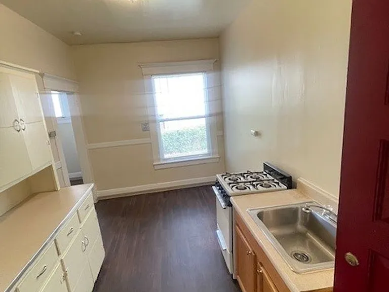 Abbey Park Apartments — Photo 22