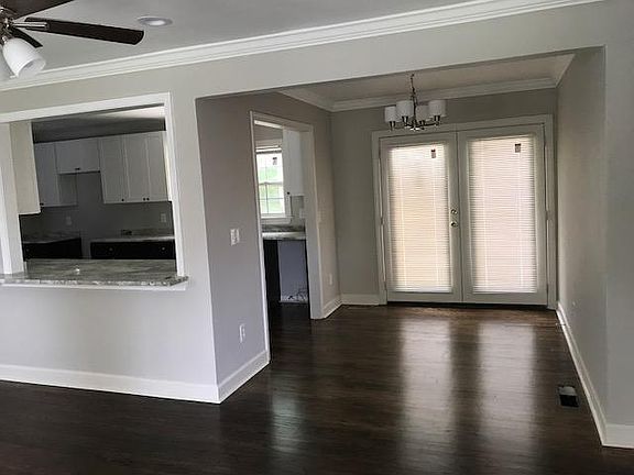 Kitchen Bar/ Pass Through