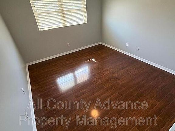 5th image of 218 Dogwood Cir