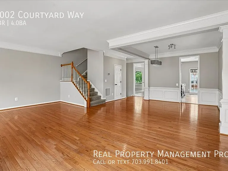 7002 Courtyard Way — Photo 10