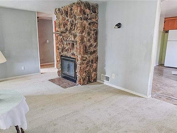 2nd image of 1534 Lynn Ave