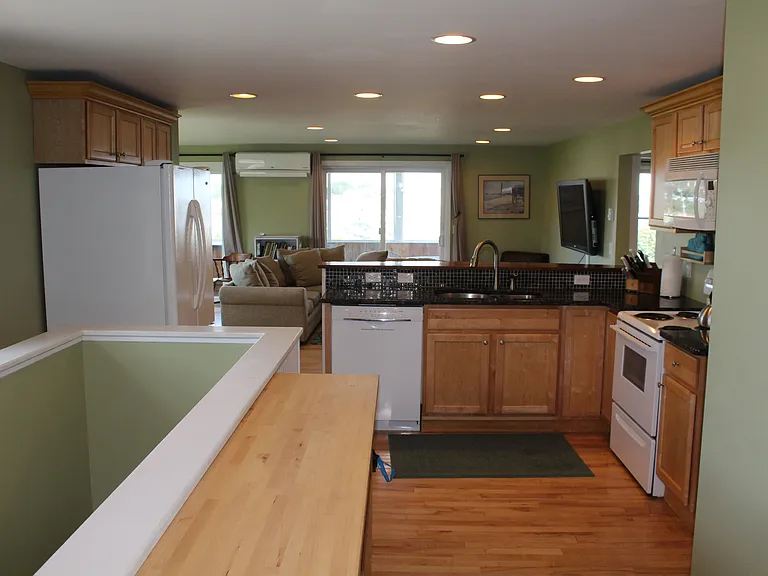46 Conanicut Rd — Photo 3