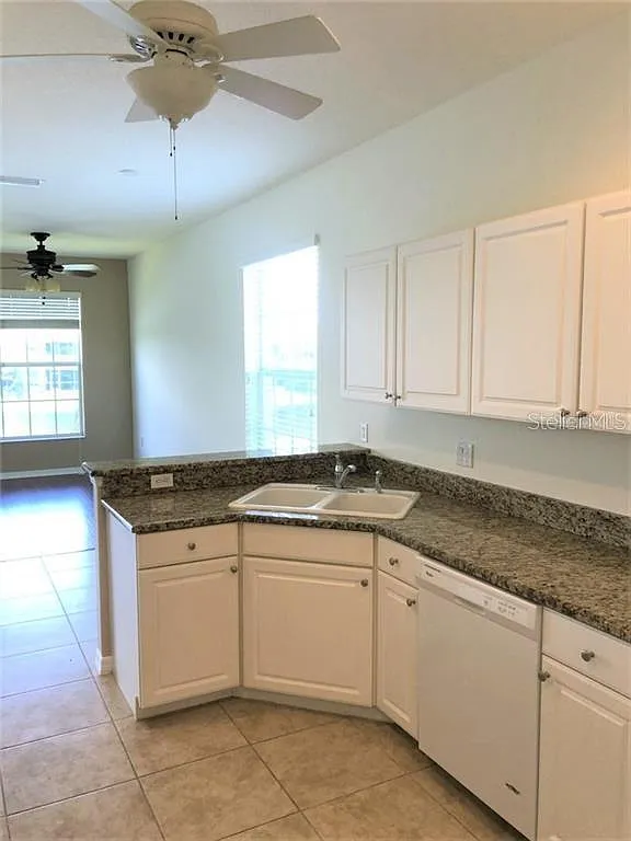3 bed, 2.0 bath, 2045 sqft, $2,200 — Photo 4