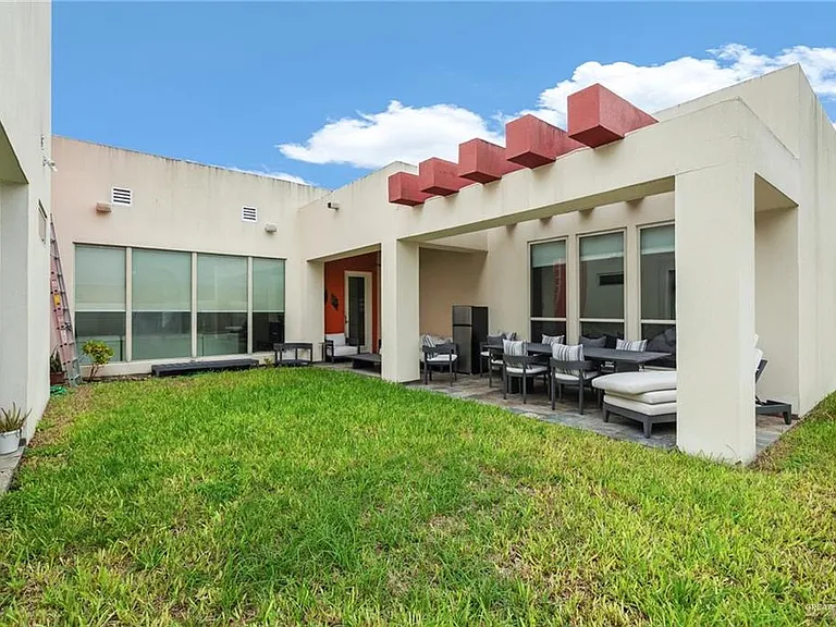701 Sycamore Ave — Photo 15