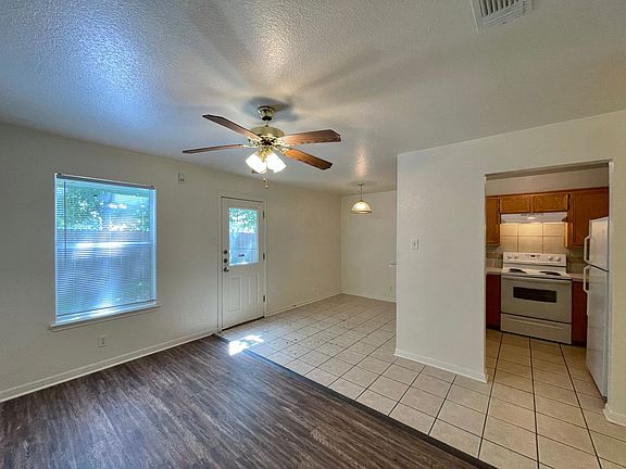 2nd image of 1402 Chips Dr #A
