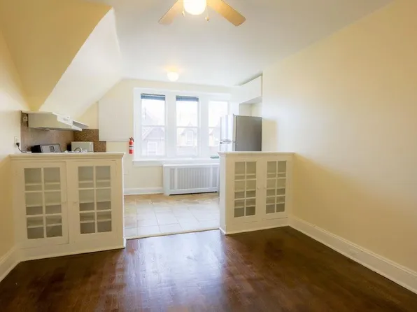 1011 S 49th St #3, Philadelphia, PA 19143