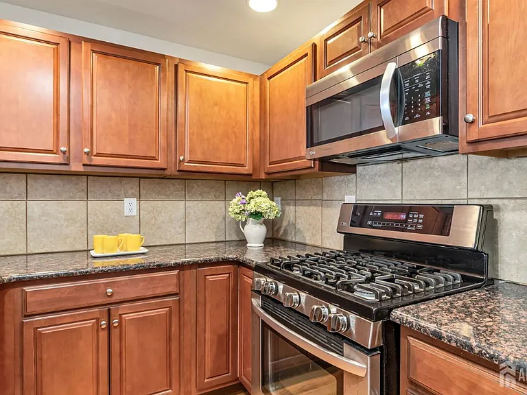 112 N Broadway St #C — Photo 14