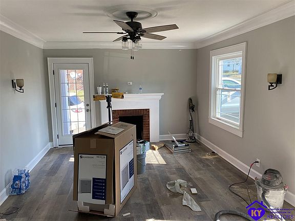 5th image of 307 Central Ave