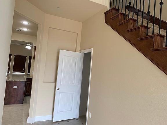 2nd image of 1703 Leann Ln