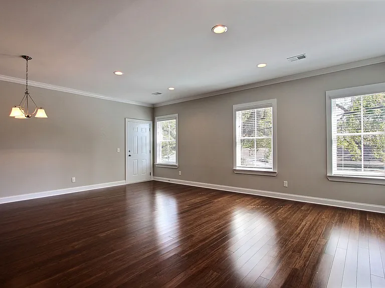552 Nicoll St #A — Photo 8