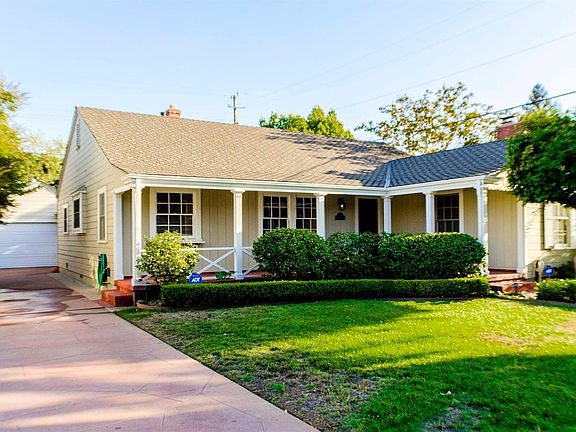 2nd image of 616 W Mariposa Ave