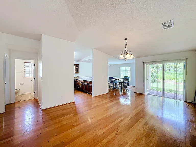 6416 Las Palmas Way — Photo 7