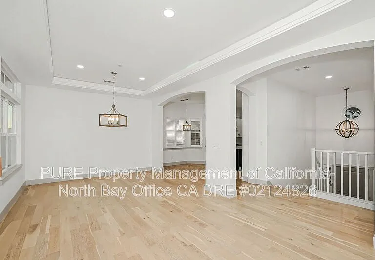 1920 Fountainview Cir — Photo 4