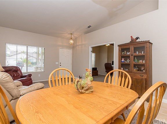 4th image of 31594 Granville Dr