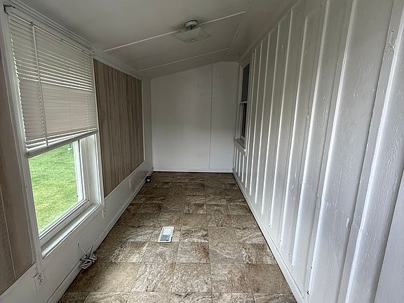 2nd image of 1021 Fairfax St #B