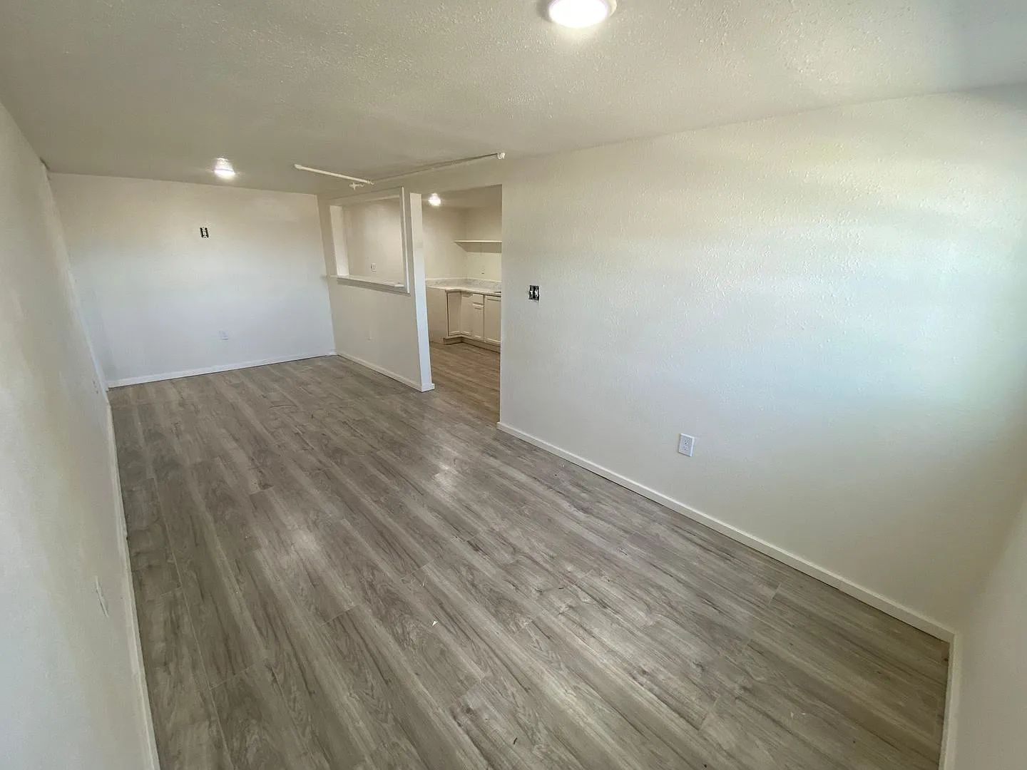 DH 2604 Avenue S — Photo 3