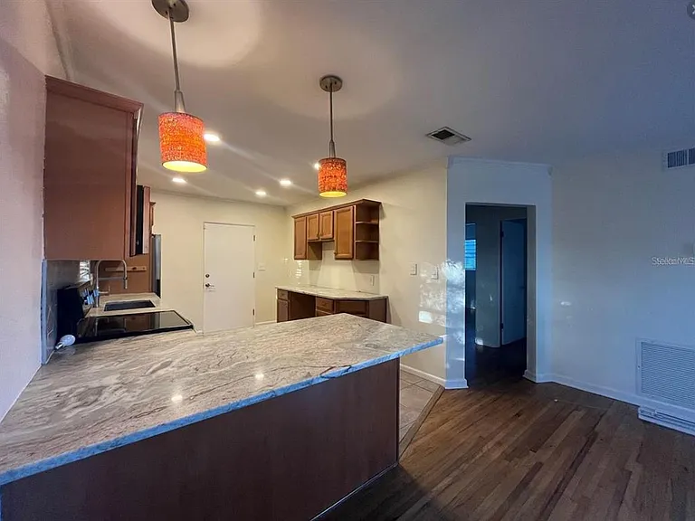 1315 E Central Blvd — Photo 3