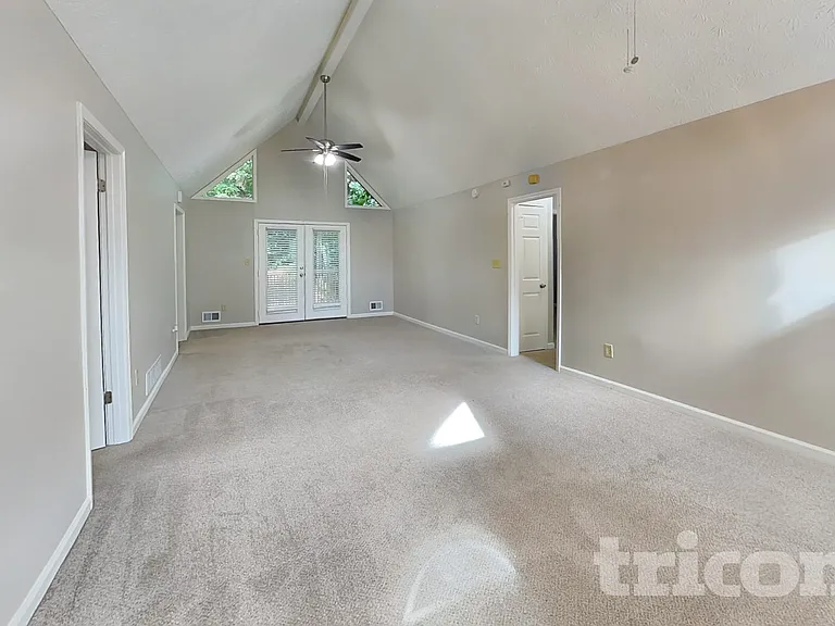 4251 Cary Dr — Photo 3