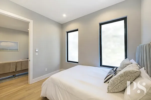 Rented by Nooklyn NYC LLC | media 48