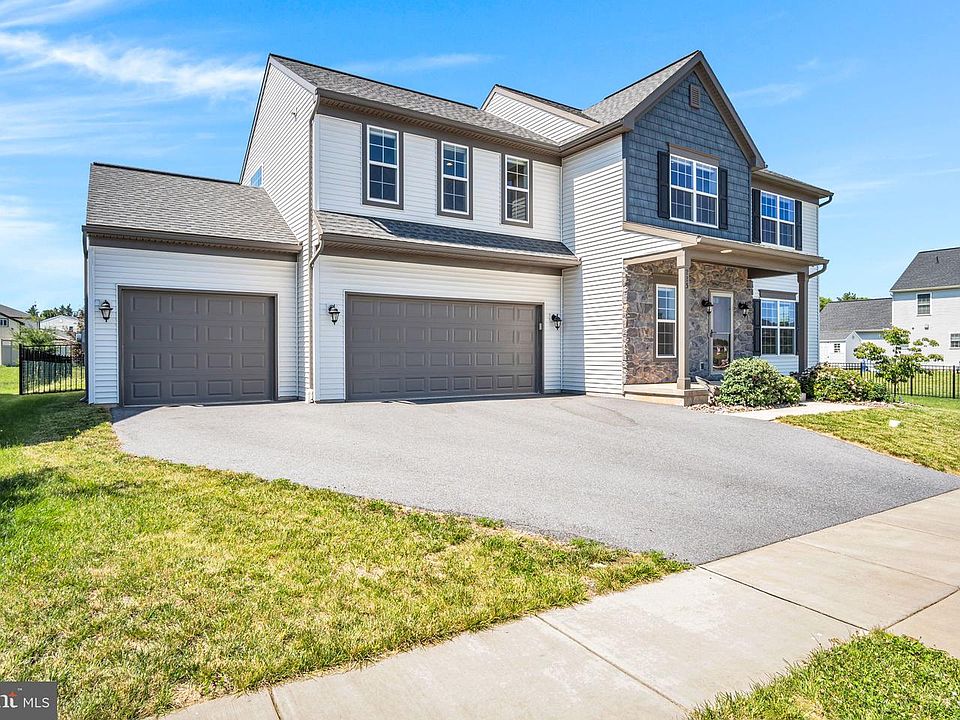 1st image of 223 Wright Dr