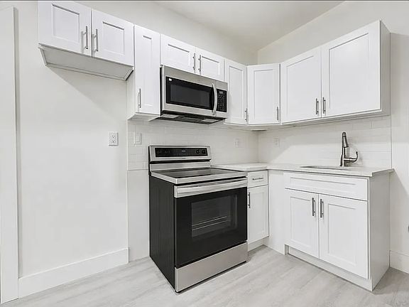 5th image of 431 Warwick St #2AS