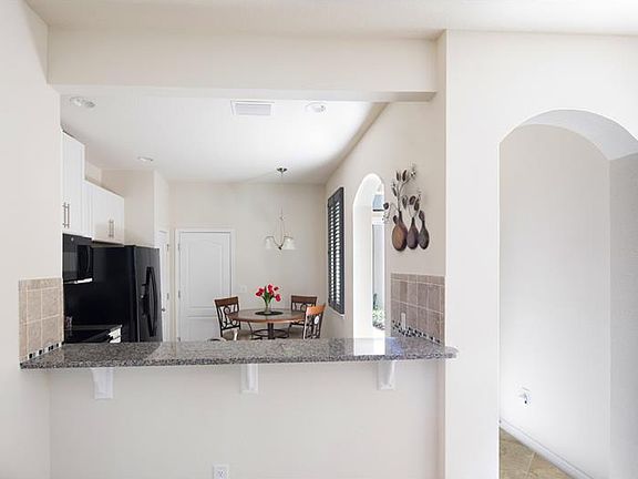 5th image of 5233 Bay Isle Cir