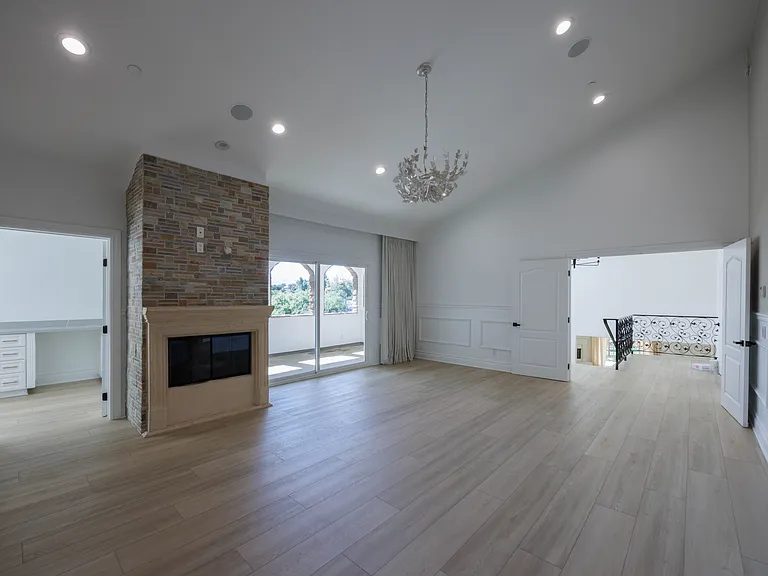 6029 Fairview Pl — Photo 88