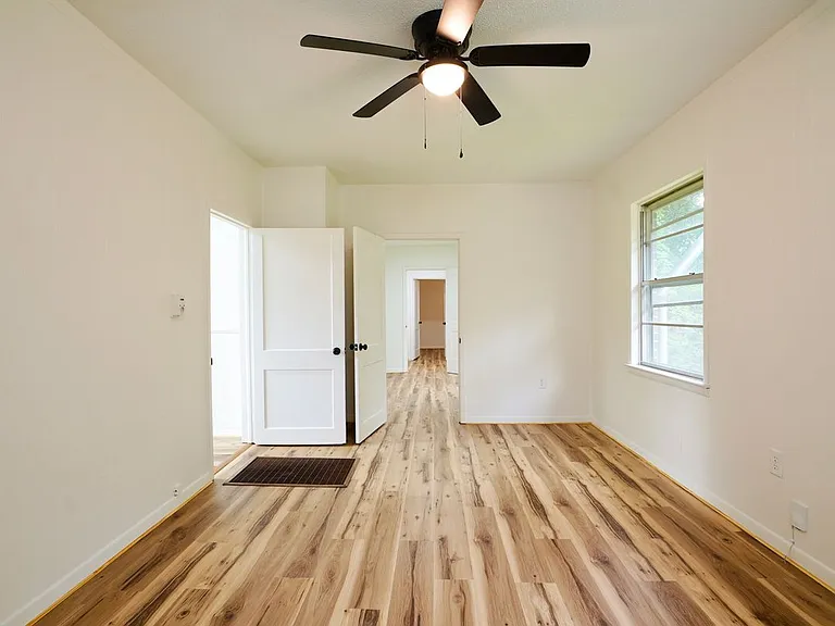 905 Lynn Dale Ln — Photo 15