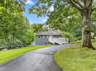 15 Craig Ct, Stamford, CT 06903