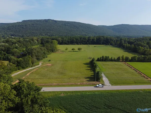 310-1C Little Cove Rd, Gurley, AL 35748