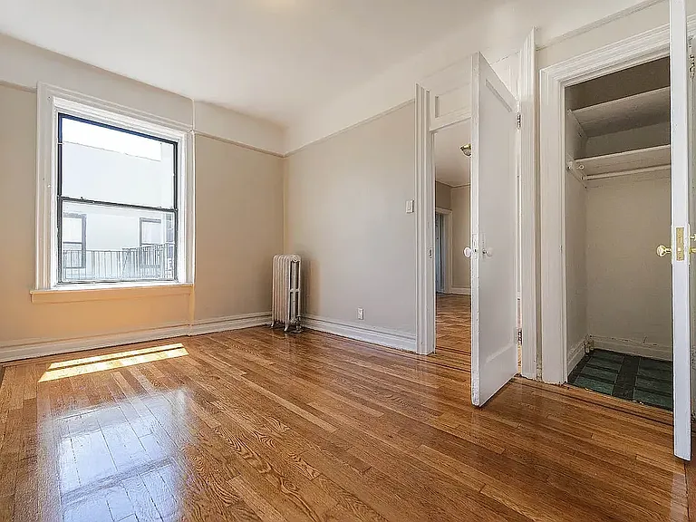 902 44th St #D16 — Photo 4