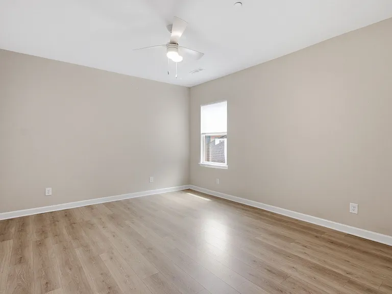 413 Drakes Way #1 — Photo 24