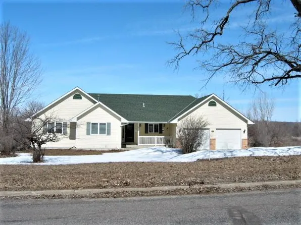 1126 W State St, Belle Plaine, MN 56011