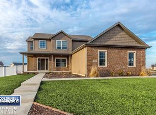 6010 Roughleaf Ave, Bloomington, IL 61705