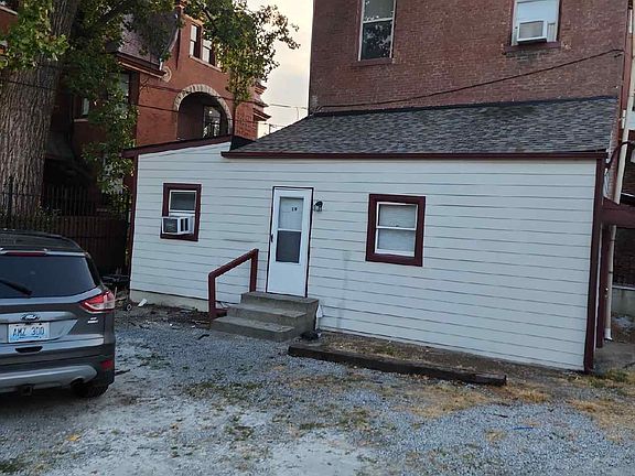 3rd image of 1124 S 3rd St #19