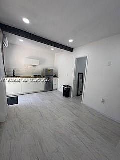 4th image of 1385 NE 133rd St #1385