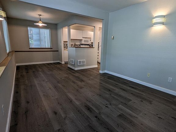 2nd image of 545 NE Ravenna Blvd