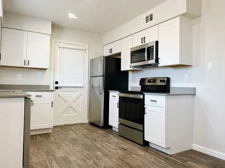 Reserve on Ray — Photo 13