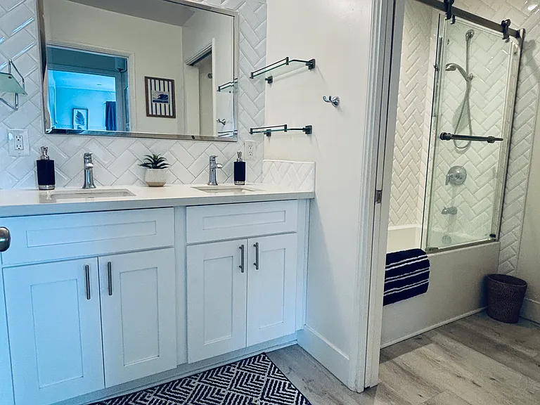 4007 Everts St #3G — Photo 6