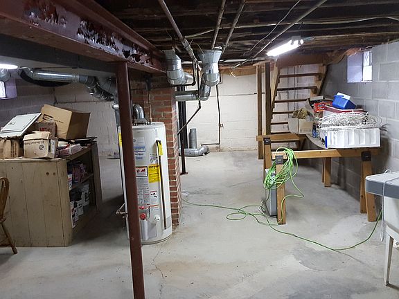 5th image of 330 E 286th St