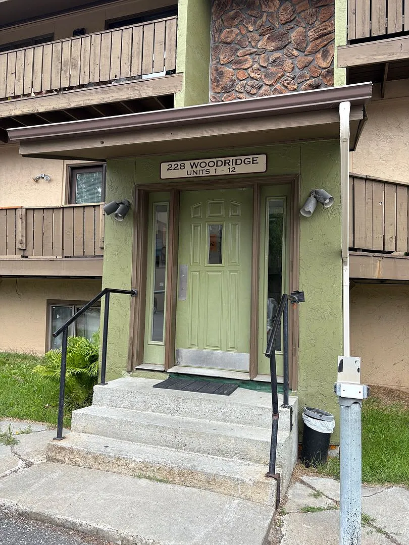 2 bedroom condo — Photo 1