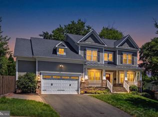 8404 Stonewall Dr, Vienna, VA 22180